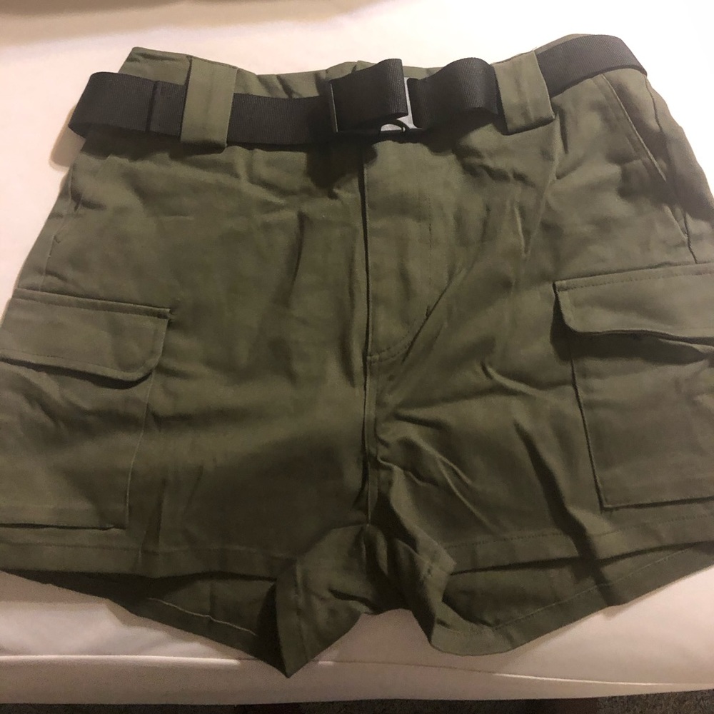 NWT Cargo Shorts, Size L